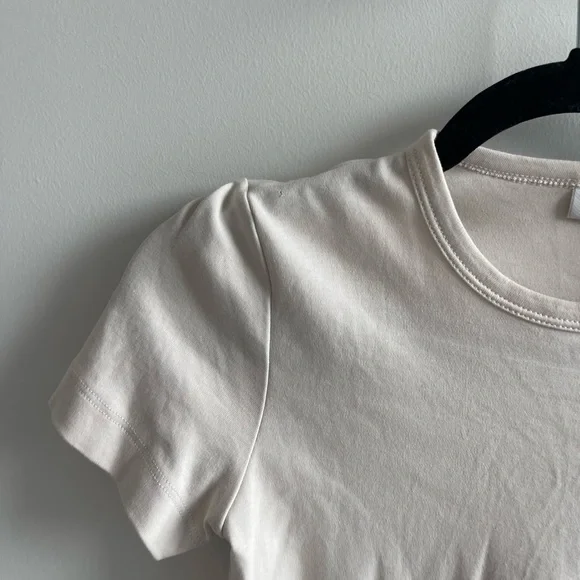 Aritzia Babaton Cream Short Sleeve T-Shirt - Picture 2 of 4